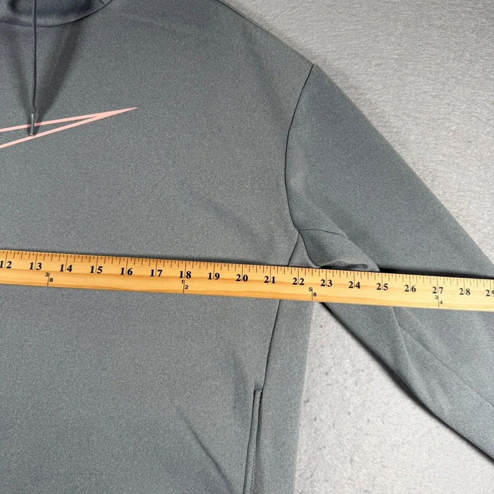 Nike Dri-FIT Gray Hoodie Pullover Therma Fit Women's Medium‎ Athletic Workout
